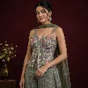 04_half_pose_1100x1100(4).webp